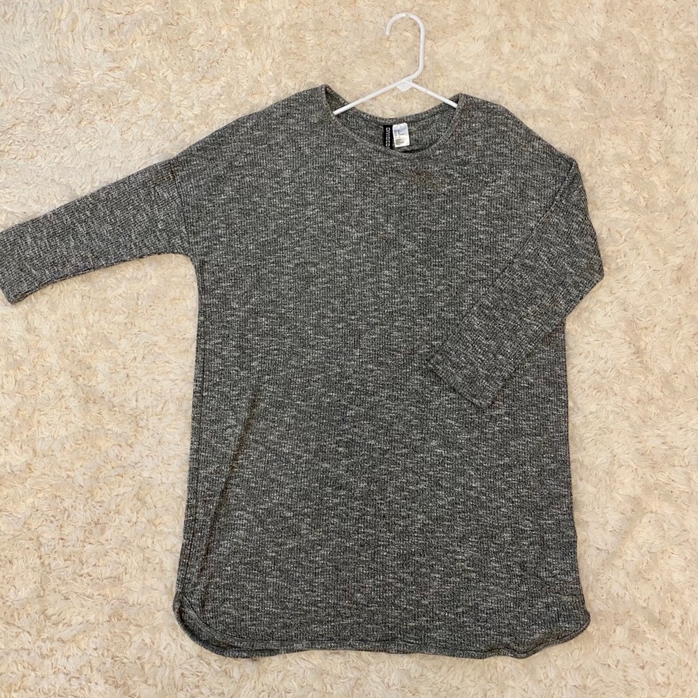 Grey Tunic. Divided. Size M.